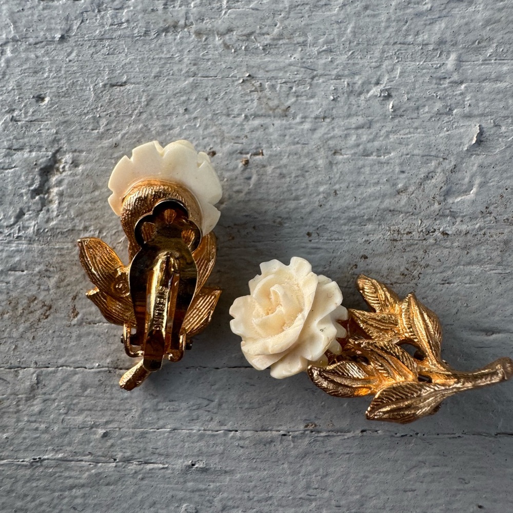 Sterling Vintage Rose clip on earrings Elegant Cream and Gold Floral Earrings - Picture 8 of 16
